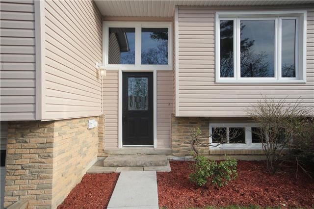 3294 Rhonda Valley Dr, Mississauga, L5A3E9 | Image 2