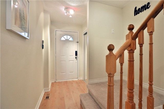 61 - 5958 Greensboro Dr, Mississauga, L5M5Z9 | Image 2