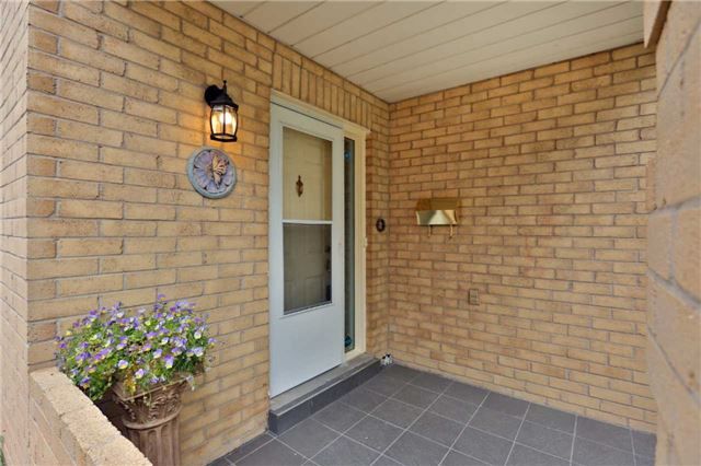 140 Romain Cres, Oakville, L6H5A6 | Image 2