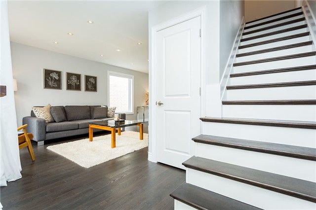 2218 Bluegrass Lane, Burlington, L7L6L5 | Image 3