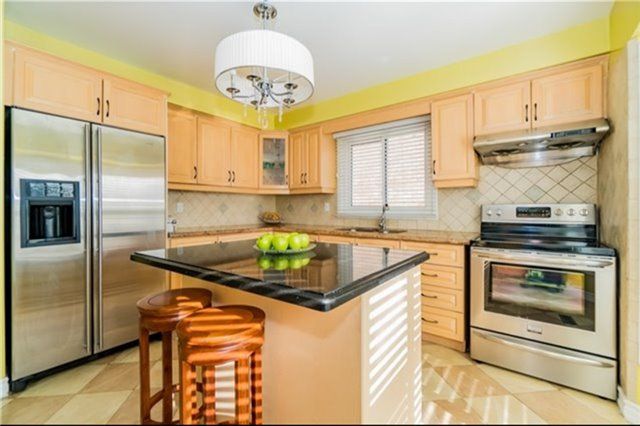 476 Bud Gregory Blvd, Mississauga, L4Z2K4 | Image 2