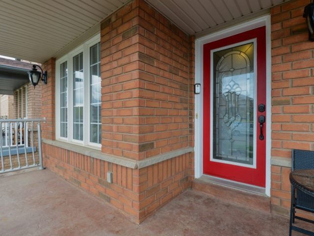 30 Fairhill Ave, Brampton, L7A2E7 | Image 3