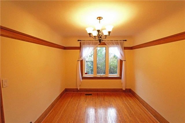 16 Howick Ave, Toronto, M6N1M8 | Image 3