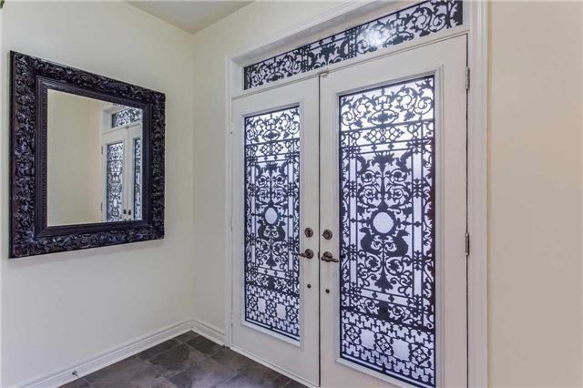 220 Castle Oaks Crossing, Brampton, L6P3X2 | Image 2