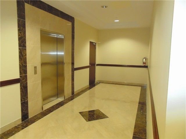 1 - 30 Topflight Dr, Mississauga, L5S1Y1 | Image 2