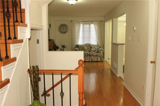 82 Twin Pines Cres, Brampton, L7A1M8 | Image 3