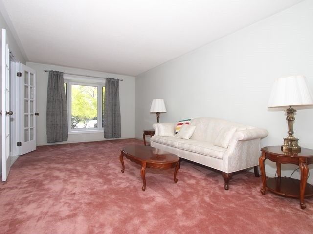 1690 Saltdene Terr, Mississauga, L4W2E4 | Image 3