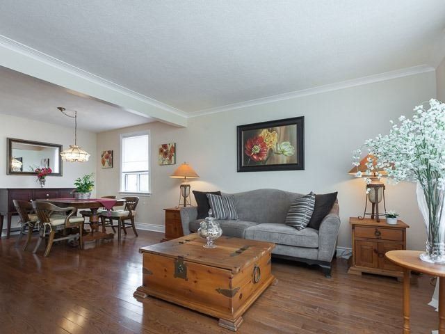 75 Cynthia Rd, Toronto, M6N2P8 | Image 2