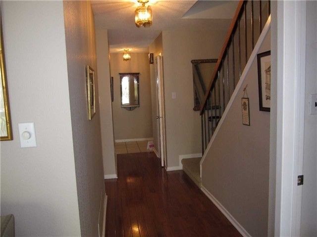 125 Ashridge Crt, Mississauga, L4Z 1K5 | Image 3