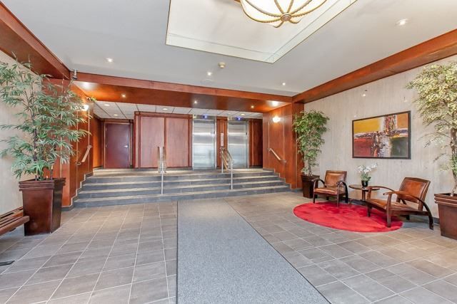 1706 - 975 Warwick Crt, Burlington, L7T3Z7 | Image 3