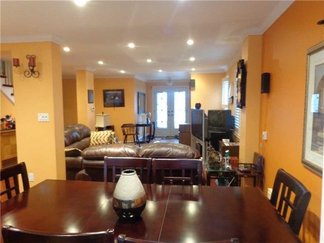 48 Horne Dr, Brampton, L6V2V3 | Image 2