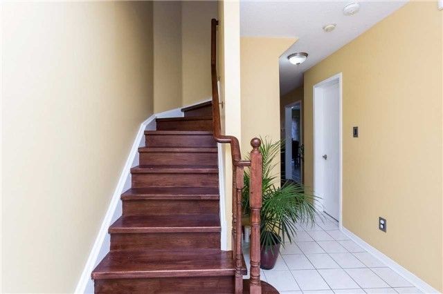 129 Richwood Cres, Brampton, L6X4N3 | Image 3