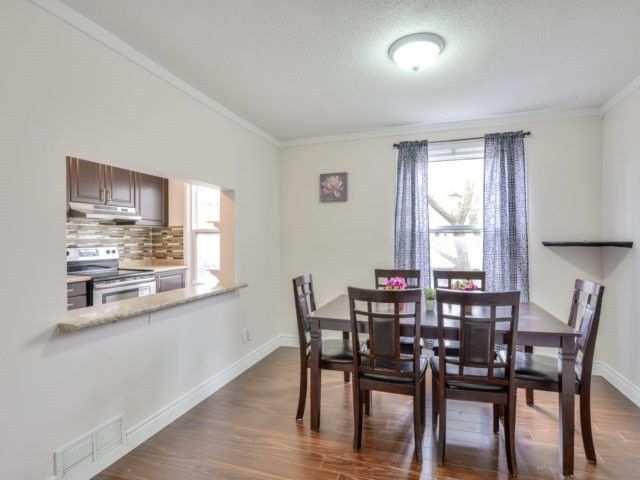 10 Eden Park Dr, Brampton, L6T3A5 | Image 3