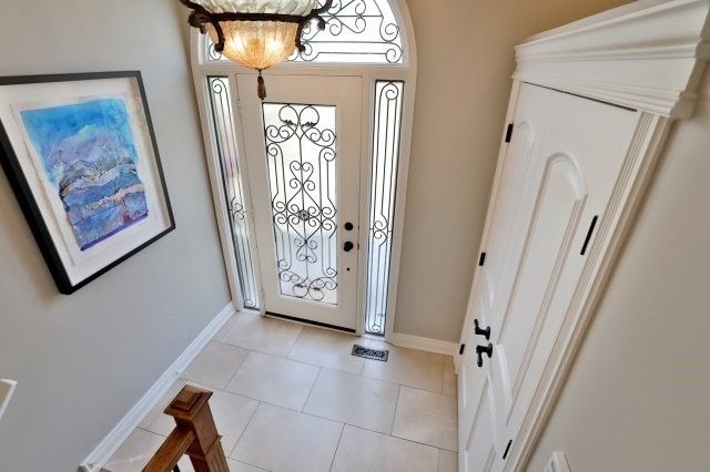 45 Tradewind Dr, Oakville, L6L6K9 | Image 3