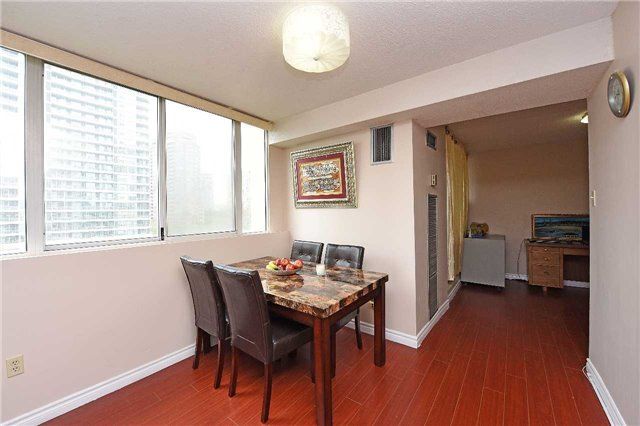 605 - 3590 Kaneff Cres, Mississauga, K5A3X3 | Image 3