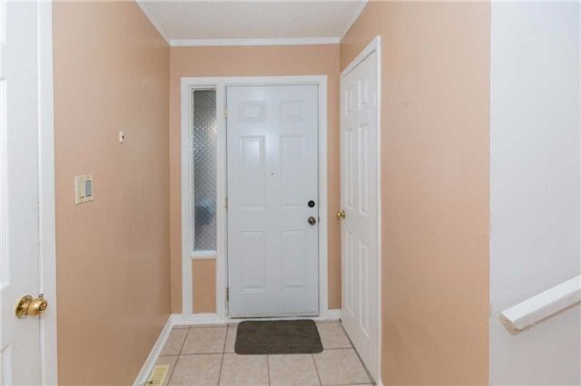 31 Carleton Pl, Brampton, L6T3Z4 | Image 3