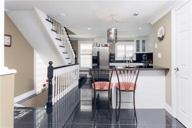 36 Mississauga Rd N, Mississauga, L5H2H6 | Image 3