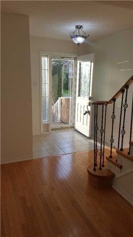 Upper - 82 Twin Pines Cres, Brampton, L7A1M8 | Image 2