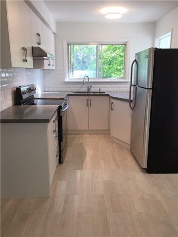 2076 Constance Dr, Oakville, L6J2V7 | Image 2