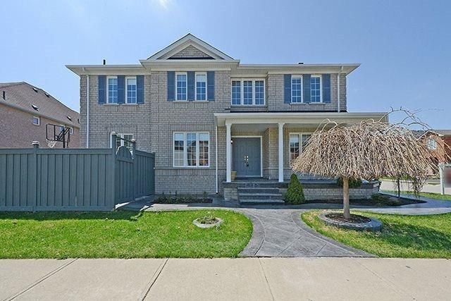 24 Conklin Dr, Brampton, L7A3P5 | Image 3