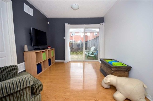 111 Dunlop Crt, Brampton, L6X5A6 | Image 3