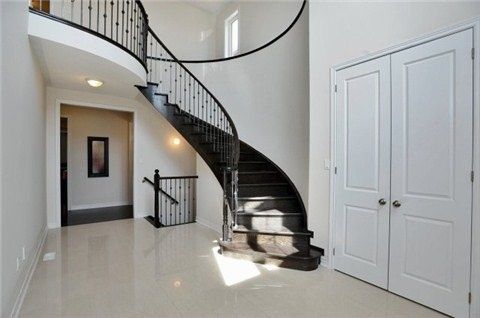 15 Junetown Circ, Brampton, L6X0X6 | Image 3