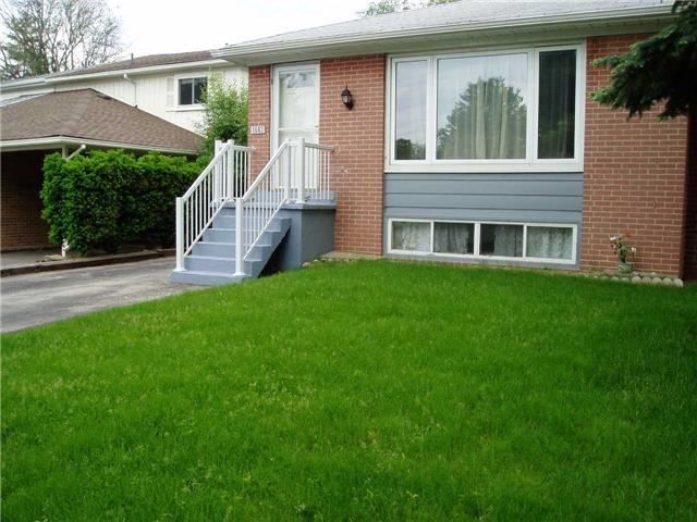 1463 Glen Rutley Circ, Mississauga, L4X1Z8 | Image 2