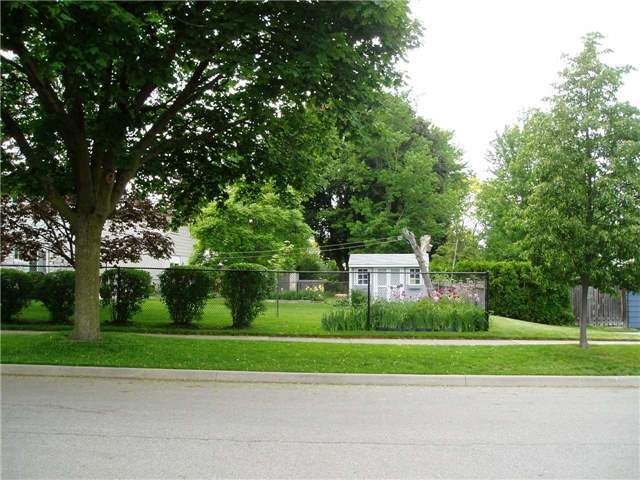 1463 Glen Rutley Circ, Mississauga, L4X1Z8 | Image 3