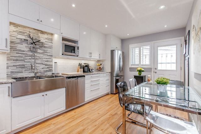 2360 Cavendish Dr, Burlington, L7P3B4 | Image 2