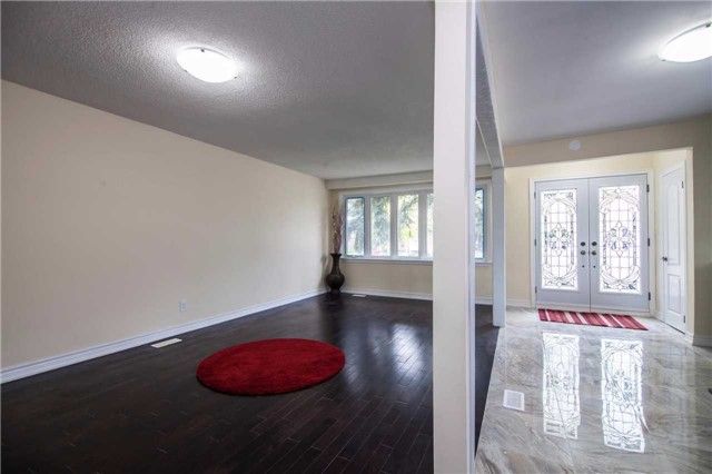 153 Vodden St E, Brampton, L6V1M6 | Image 2