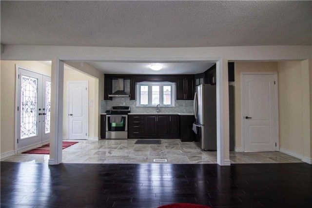 153 Vodden St E, Brampton, L6V1M6 | Image 3