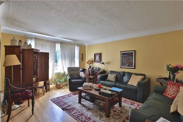 19 Broadview Ave, Mississauga, L5H2S8 | Image 2