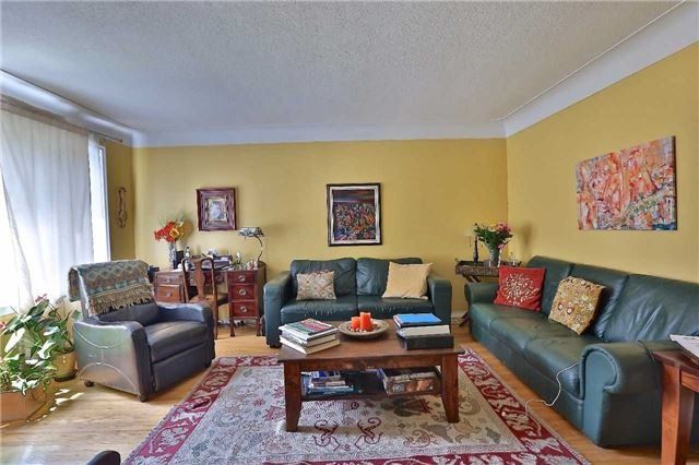 19 Broadview Ave, Mississauga, L5H2S8 | Image 3