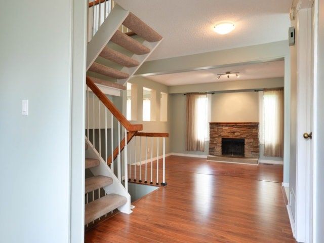 2545 Folkway Dr, Mississauga, L5L2J9 | Image 3