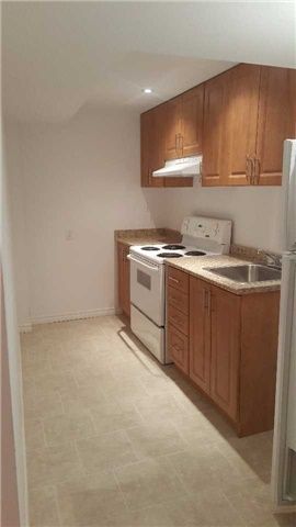 Bsmt - 82 Twin Pines Cres, Brampton, L7A1M8 | Image 2