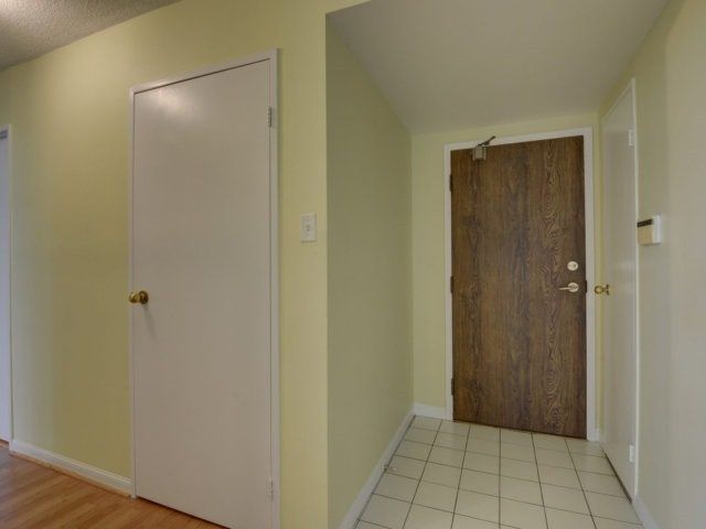 1206 - 550 Webb Dr, Mississauga, L5B3Y4 | Image 2