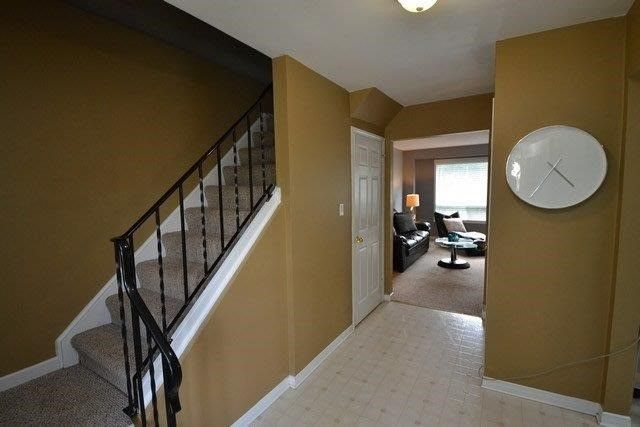 72 Karen Crt, Orangeville, L9W3S3 | Image 2