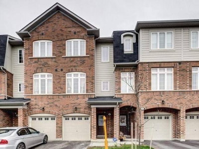 Townhouse sold at 4-1117 Haig Boulevard, Mississauga, Ontario, L5E2M6 - Lakeview - MLS: W3855840