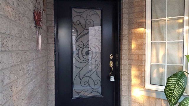 27 Feathertop Lane, Brampton, L6R1W9 | Image 2