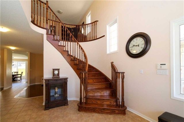 5476 Freshwater Dr, Mississauga, L5M0J8 | Image 3