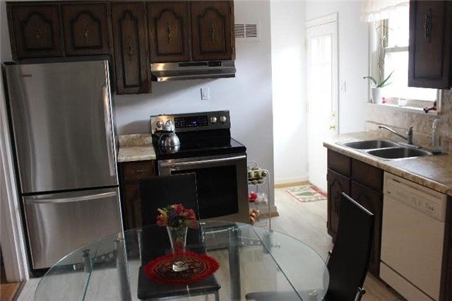 2 Sevenoaks Ave, Toronto, M8Z 3P7 | Image 3