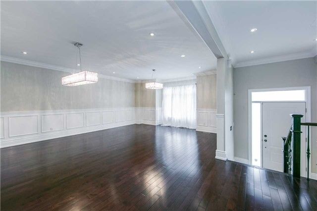 19 Connorvale Ave, Toronto, M8W3Z9 | Image 3