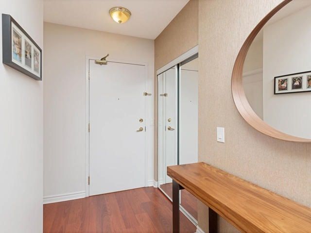 1103 - 200 Burnhamthorpe Rd E, Mississauga, L5A4L4 | Image 3