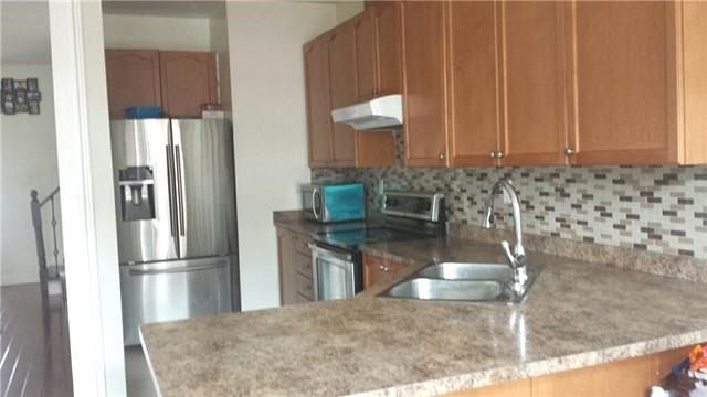 131 Seahorse Ave, Brampton, L6V4N5 | Image 2