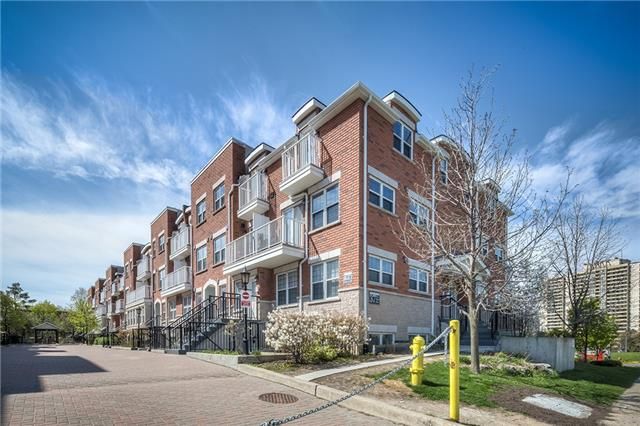 Unit 24 — 37 Four Winds Dr, Toronto - York University Heights image-0-0
