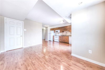 Unit 24 — 37 Four Winds Dr, Toronto - York University Heights image-0-3