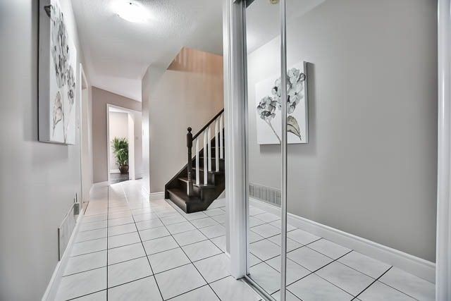 12 Bayview St, Brampton, L6X4E2 | Image 3