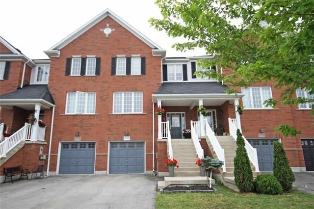 1251 Lamont Cres, Milton, L9T6N6 | Image 2