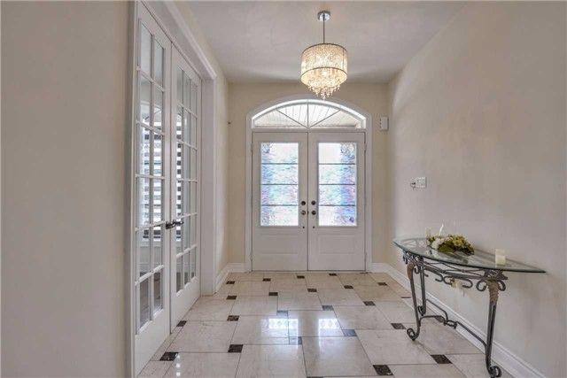 67 Royal West Dr, Brampton, L6X0V9 | Image 2