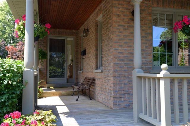 2623 Charlotte Crt, Mississauga, L5M5E6 | Image 3